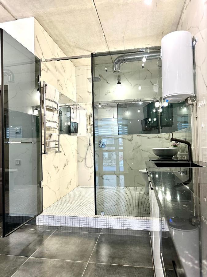 Designer Apartments In The City Center Rivne Exterior foto