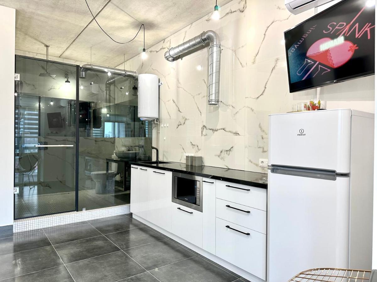 Designer Apartments In The City Center Rivne Exterior foto