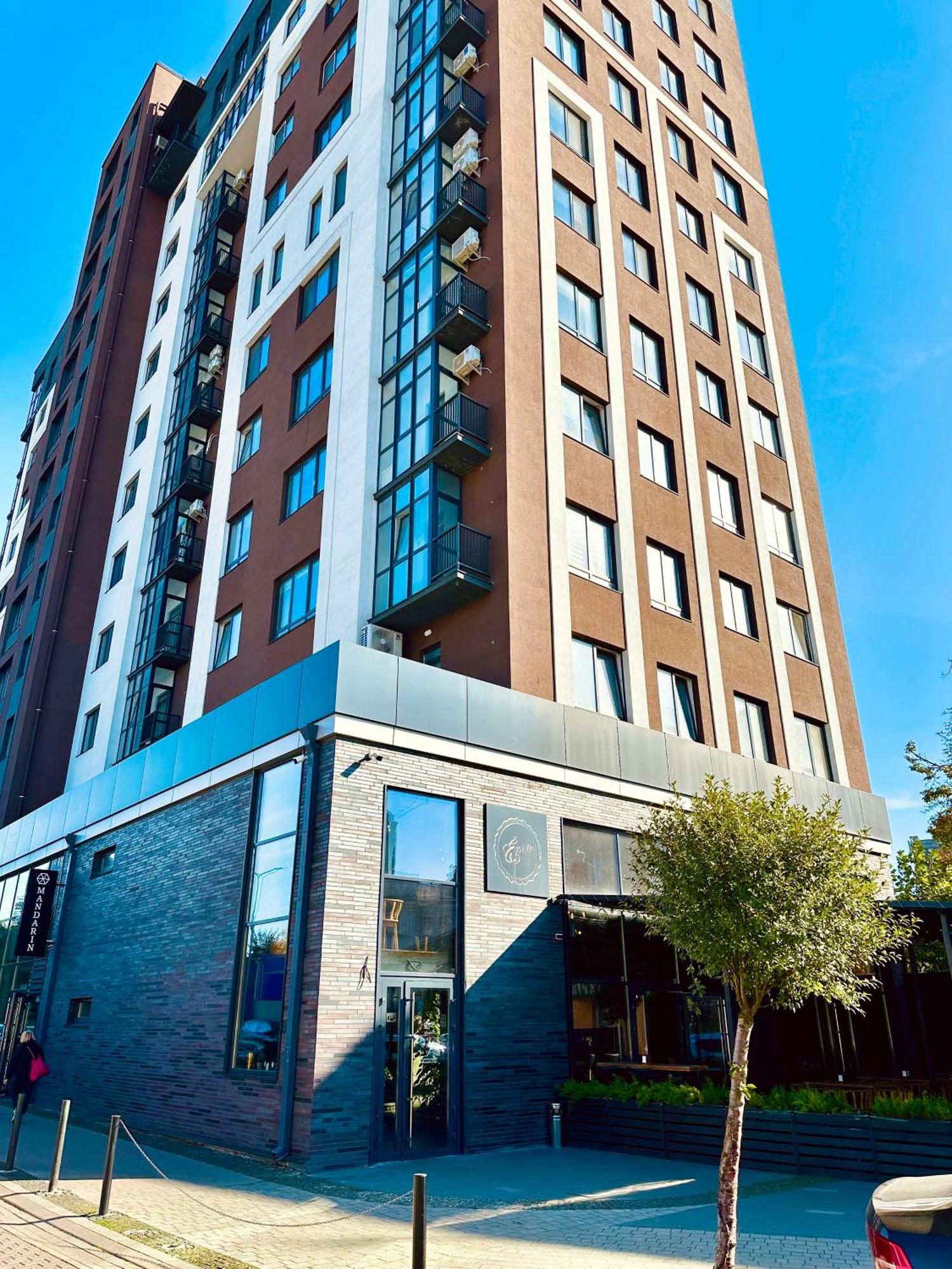 Designer Apartments In The City Center Rivne Exterior foto